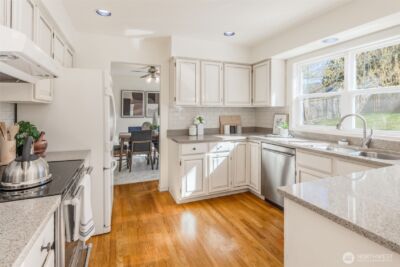 12327 44 Drive SE, Everett, WA 98028-9125 - Photo 8