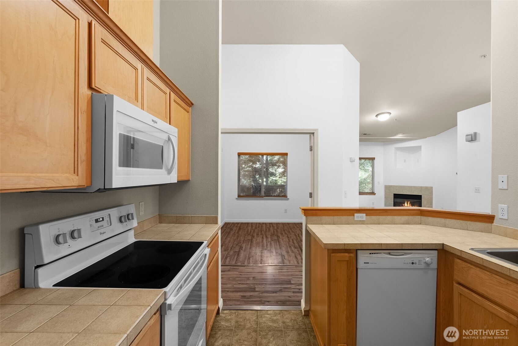 8023 Custer Road SW #B6, Lakewood, WA 98499-2638