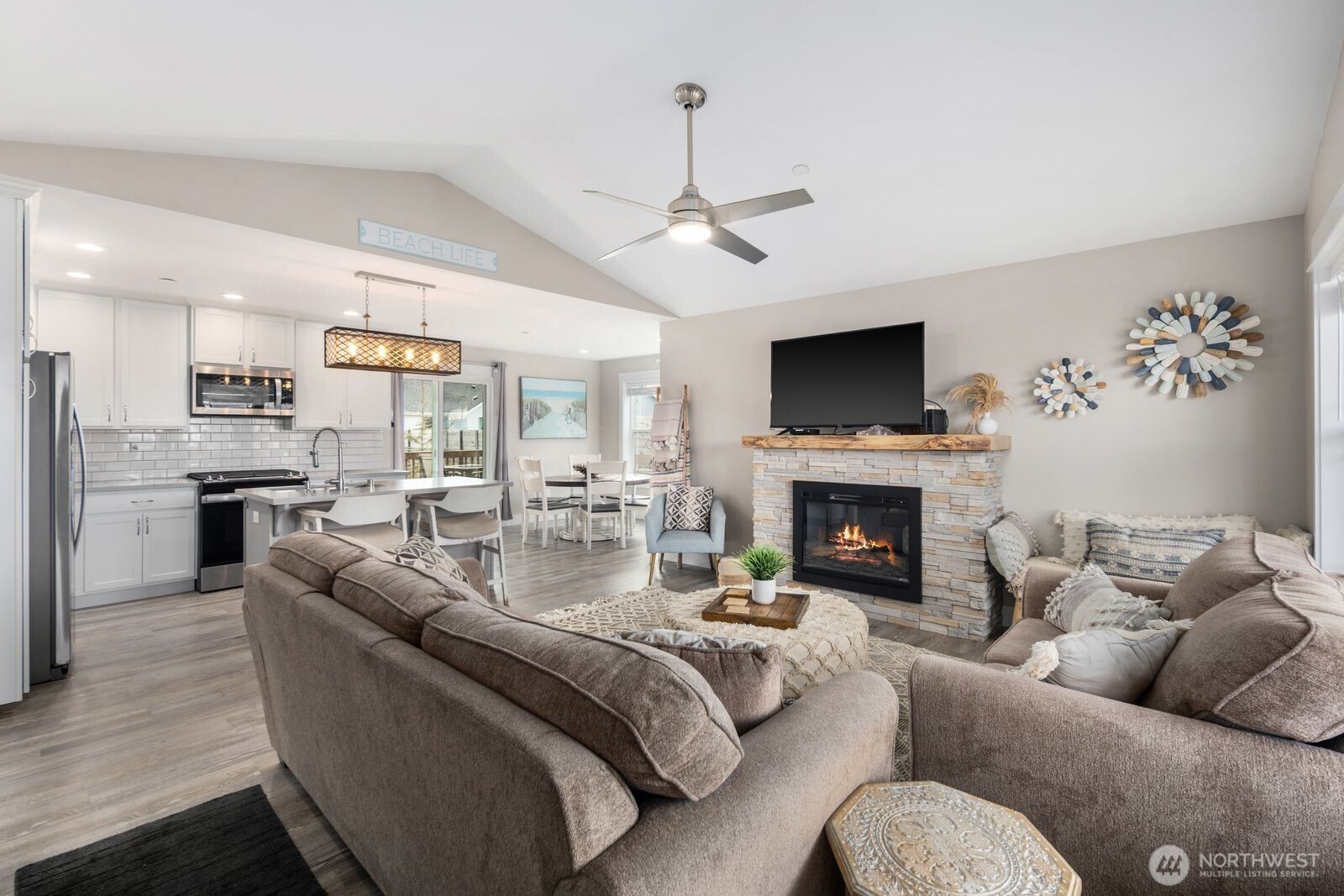 987 Alida Court SE, Ocean Shores, WA 98569