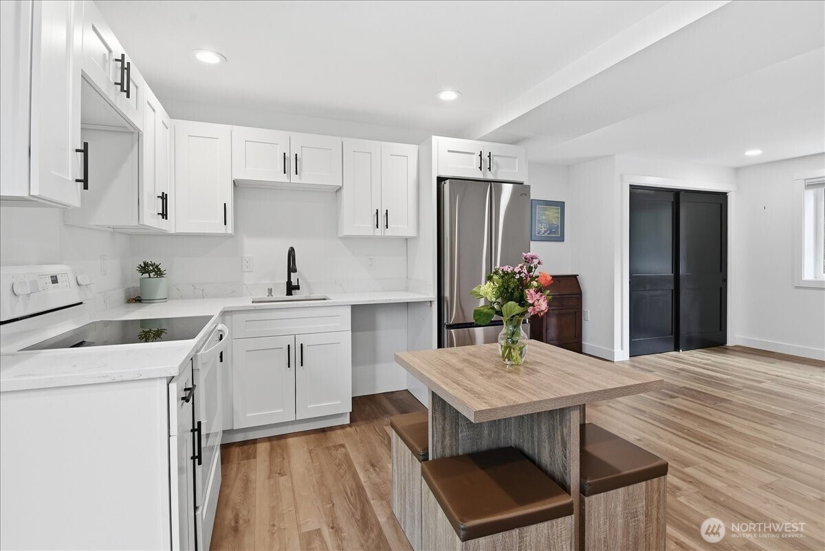 23018 35th Avenue W, Brier, WA 98036