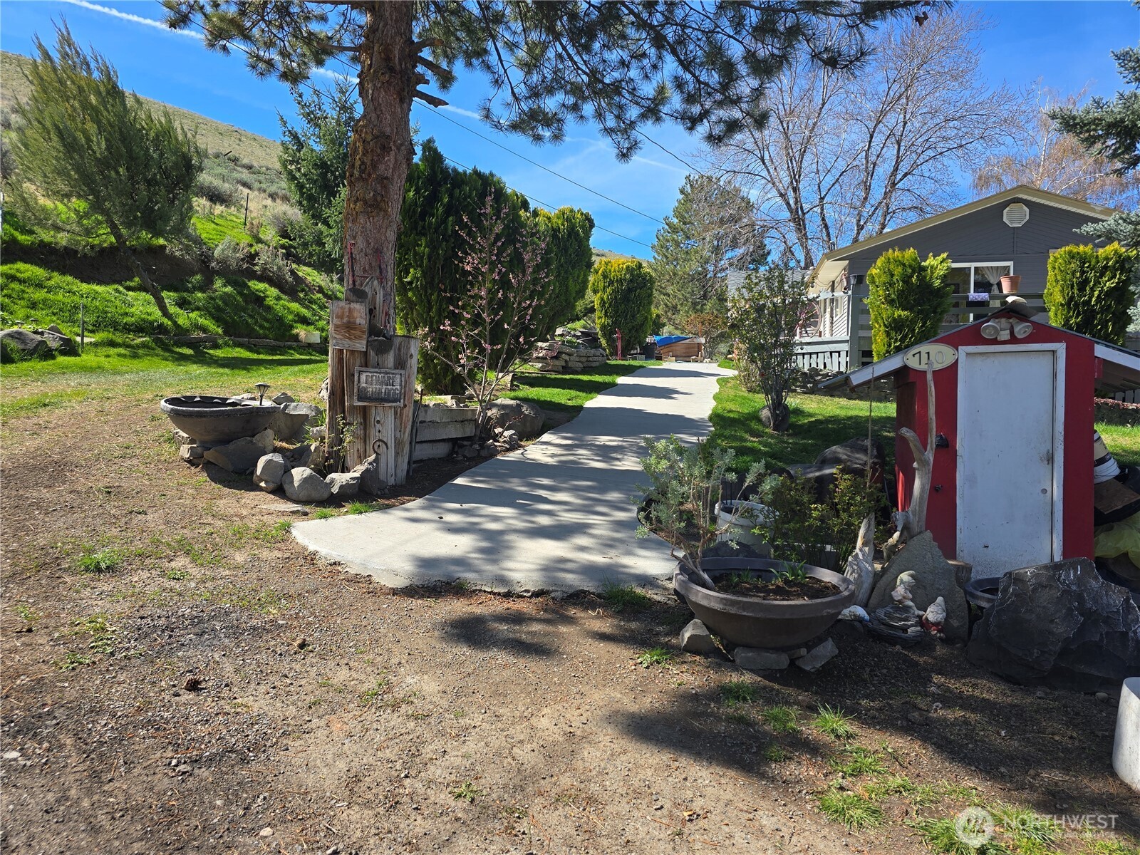 710 Adobe Way , Selah, WA 98242