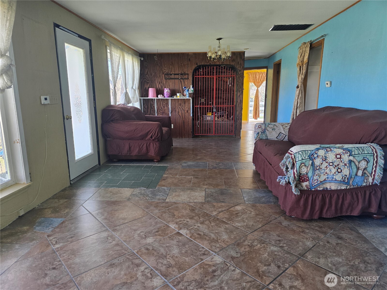 710 Adobe Way , Selah, WA 98242