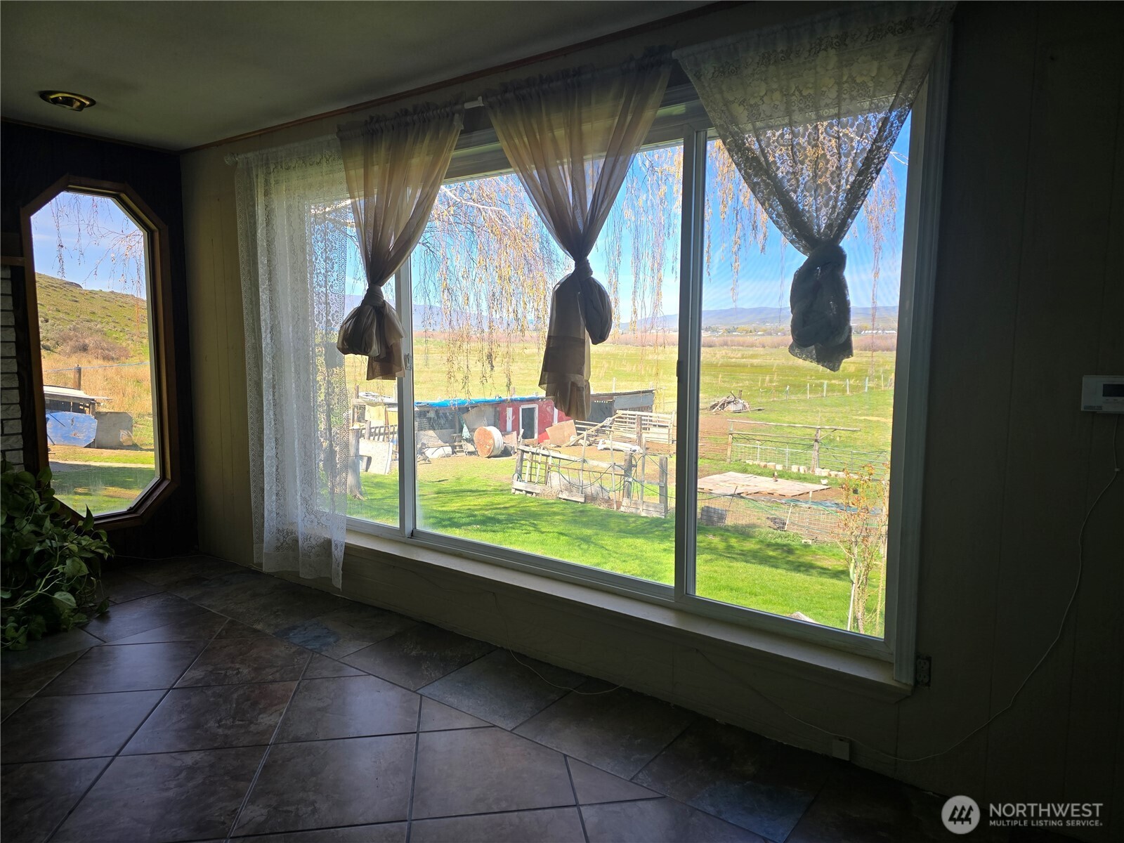 710 Adobe Way , Selah, WA 98242