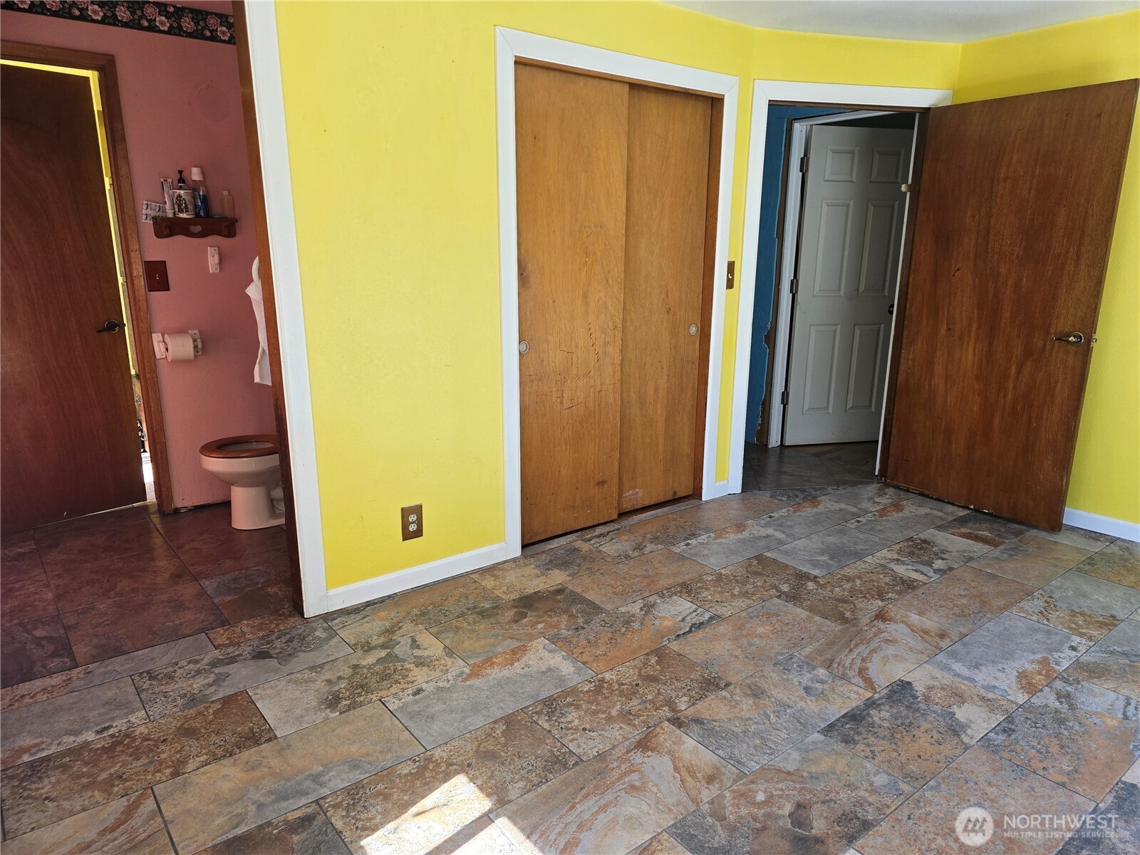 710 Adobe Way , Selah, WA 98242