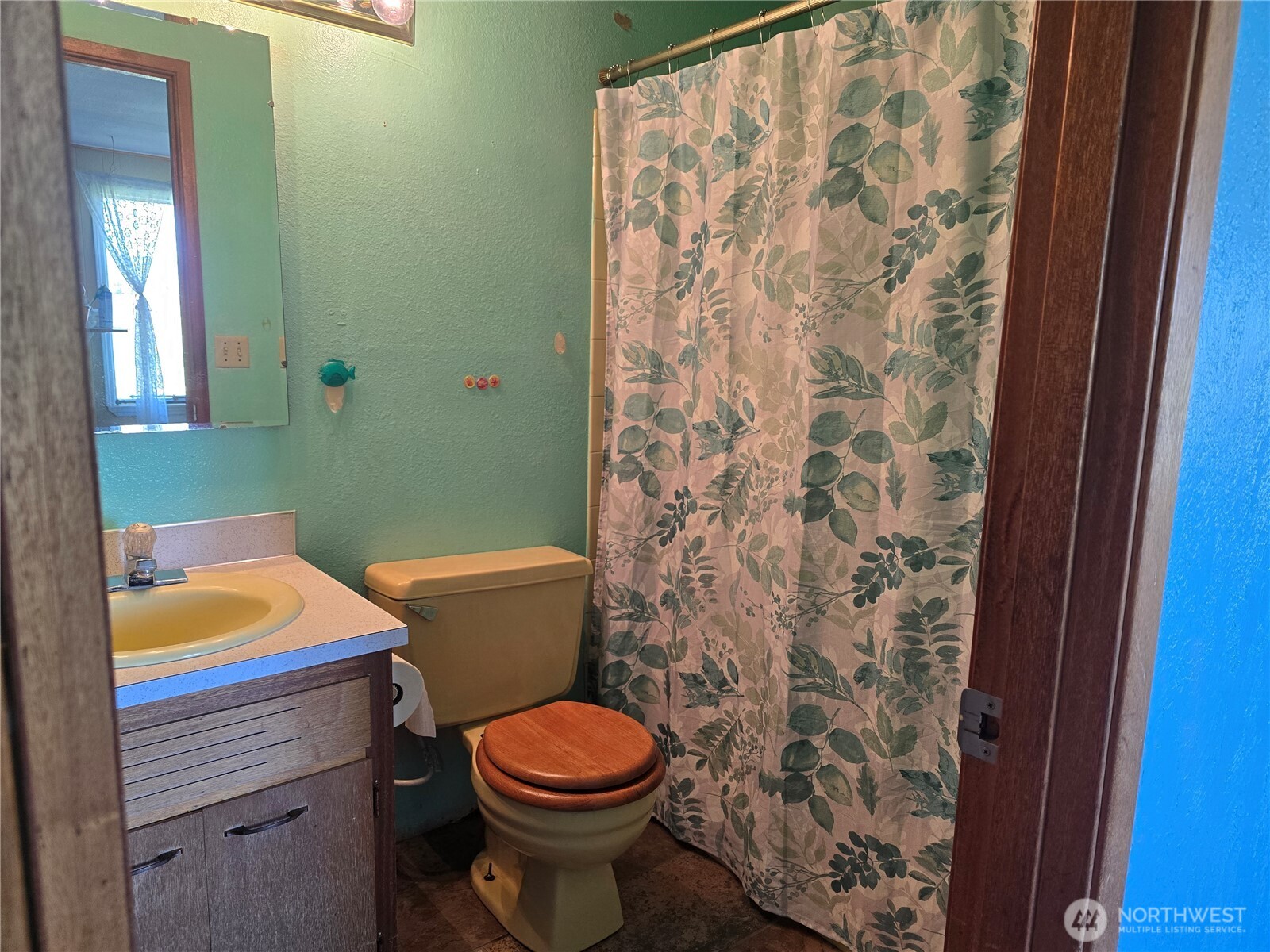 710 Adobe Way , Selah, WA 98242