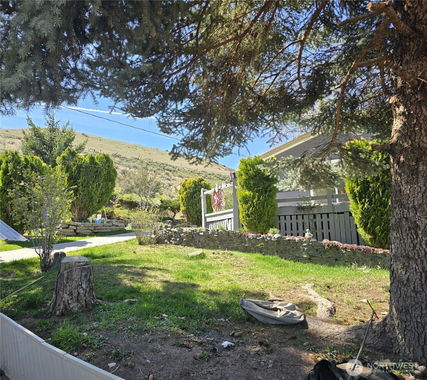 710 Adobe Way , Selah, WA 98242