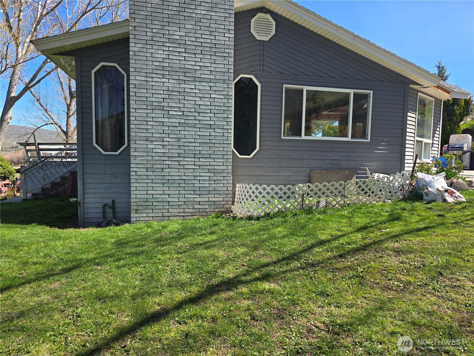 710 Adobe Way , Selah, WA 98242