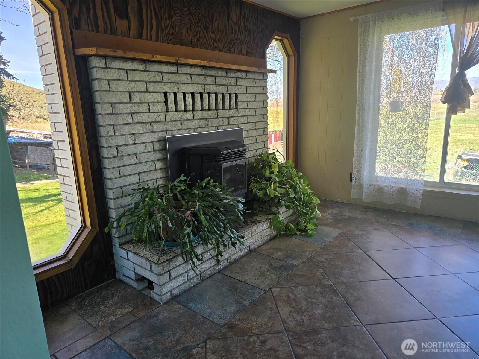 710 Adobe Way , Selah, WA 98242