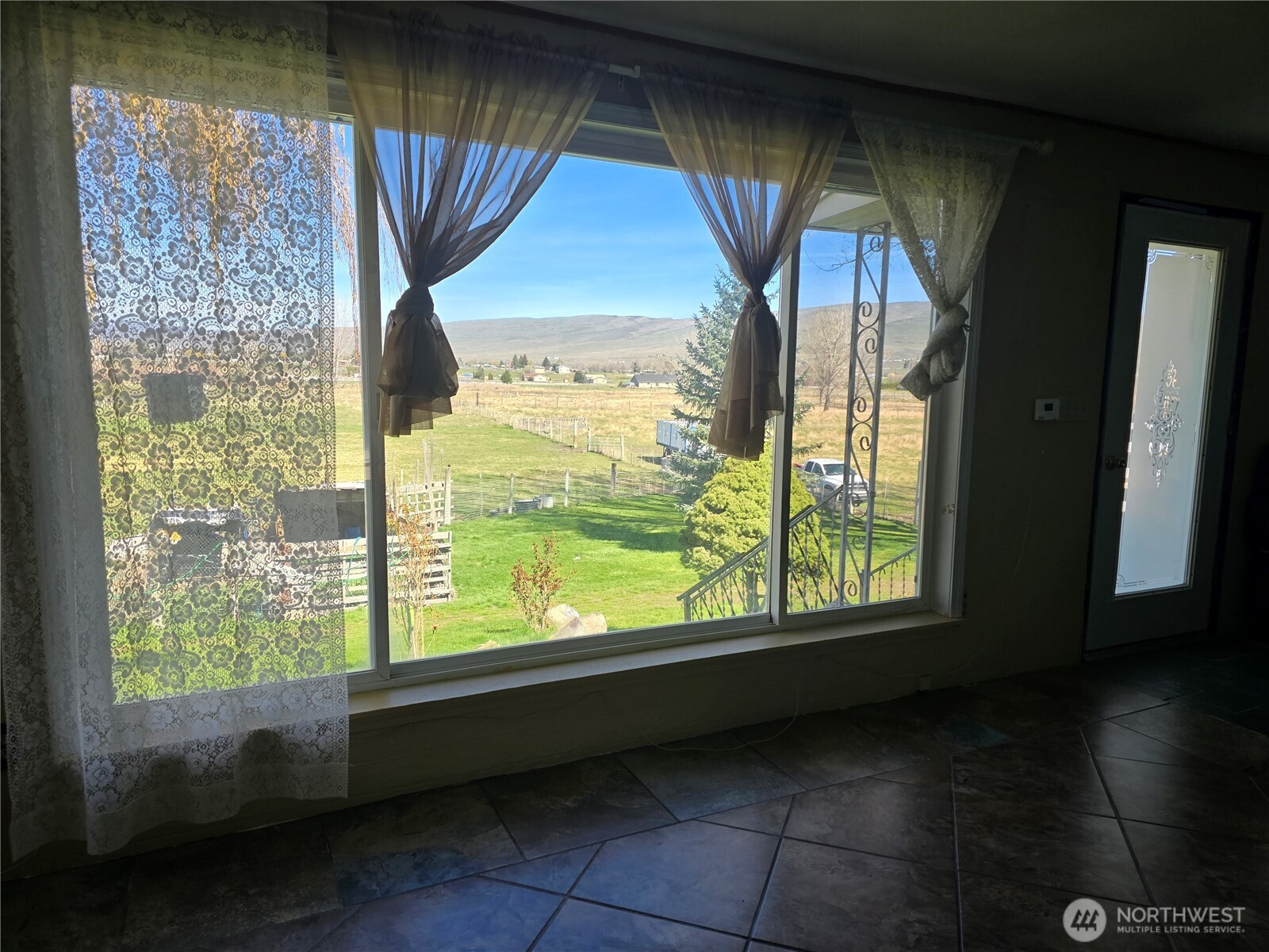 710 Adobe Way , Selah, WA 98242