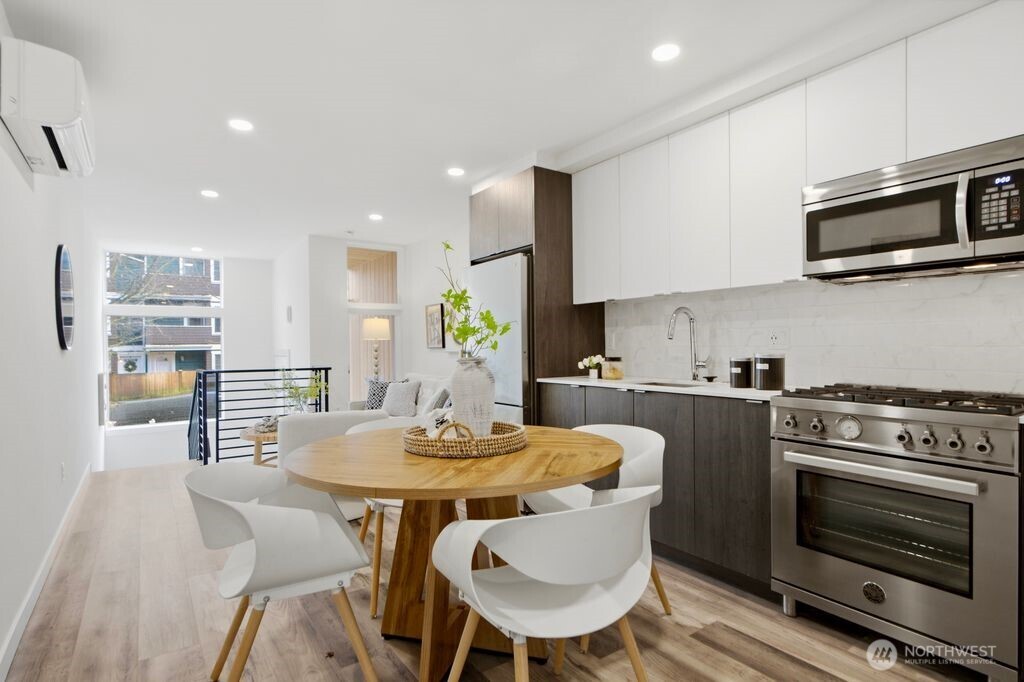 8553 Midvale Avenue N #C, Seattle, WA 98103