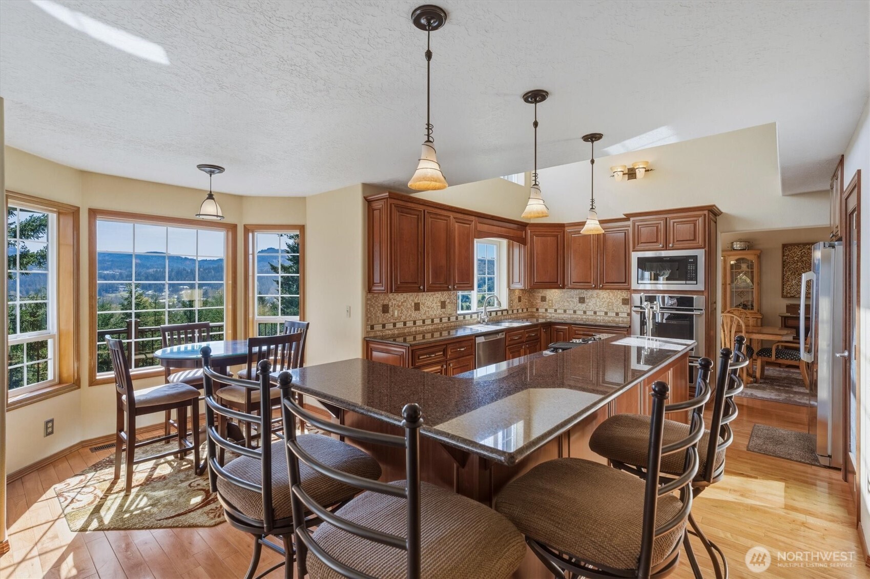 440 N Maple Hill Road , Kelso, WA 98626