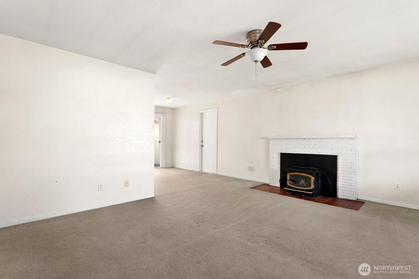 21222 33rd Ave S , SeaTac, WA 98198