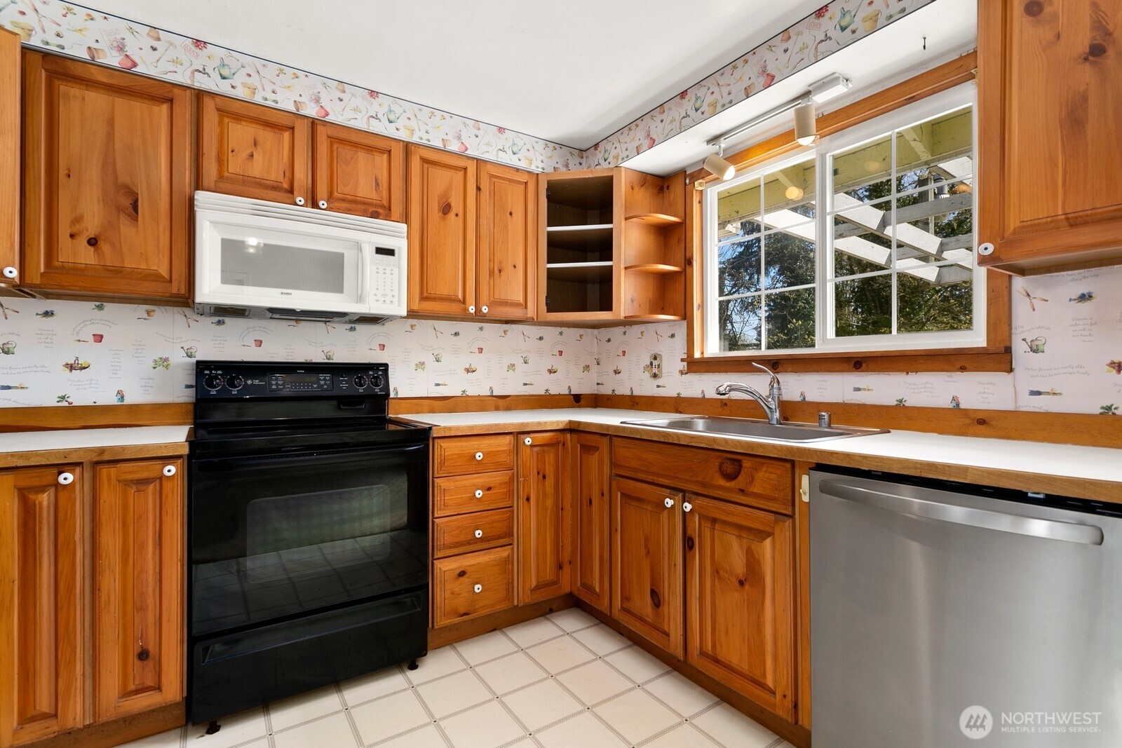 21222 33rd Ave S , SeaTac, WA 98198