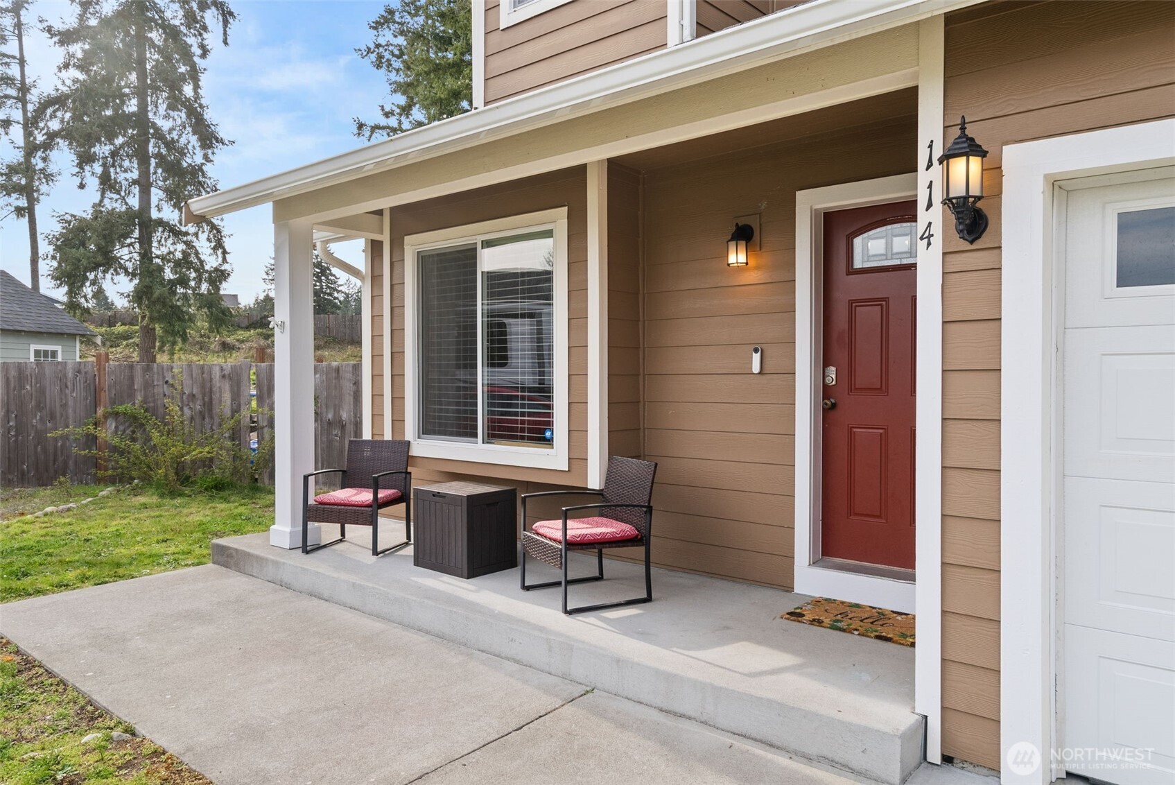 114 Lillian Lane SE, Rainier, WA 98576