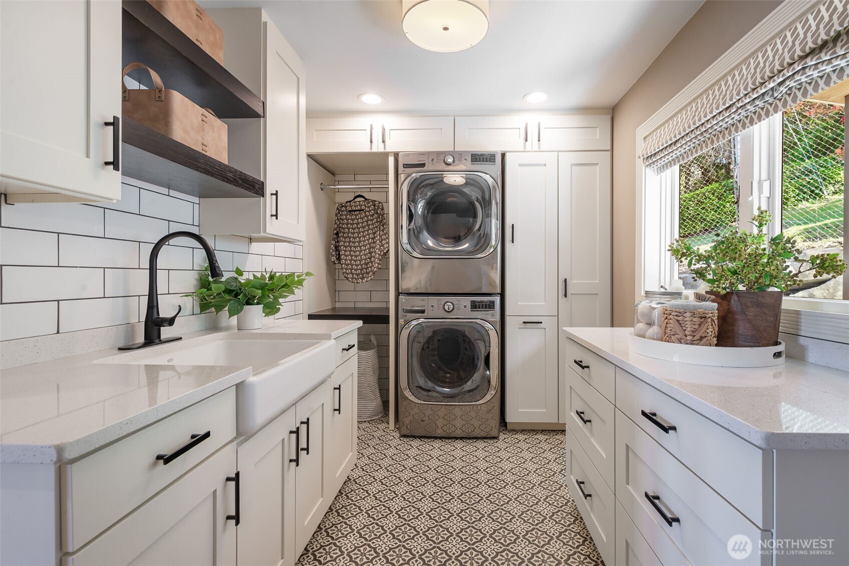 4550 49th Avenue NE, Seattle, WA 98105