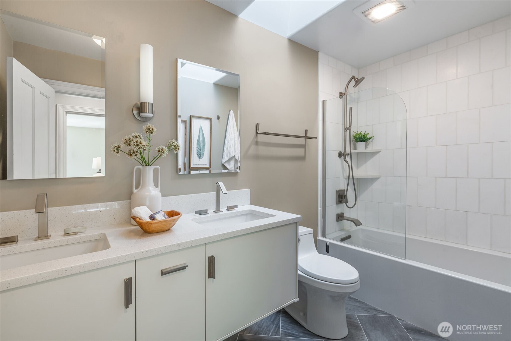 4550 49th Avenue NE, Seattle, WA 98105