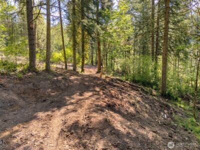 147 Old Spreadborough Road , Kalama, WA 98625