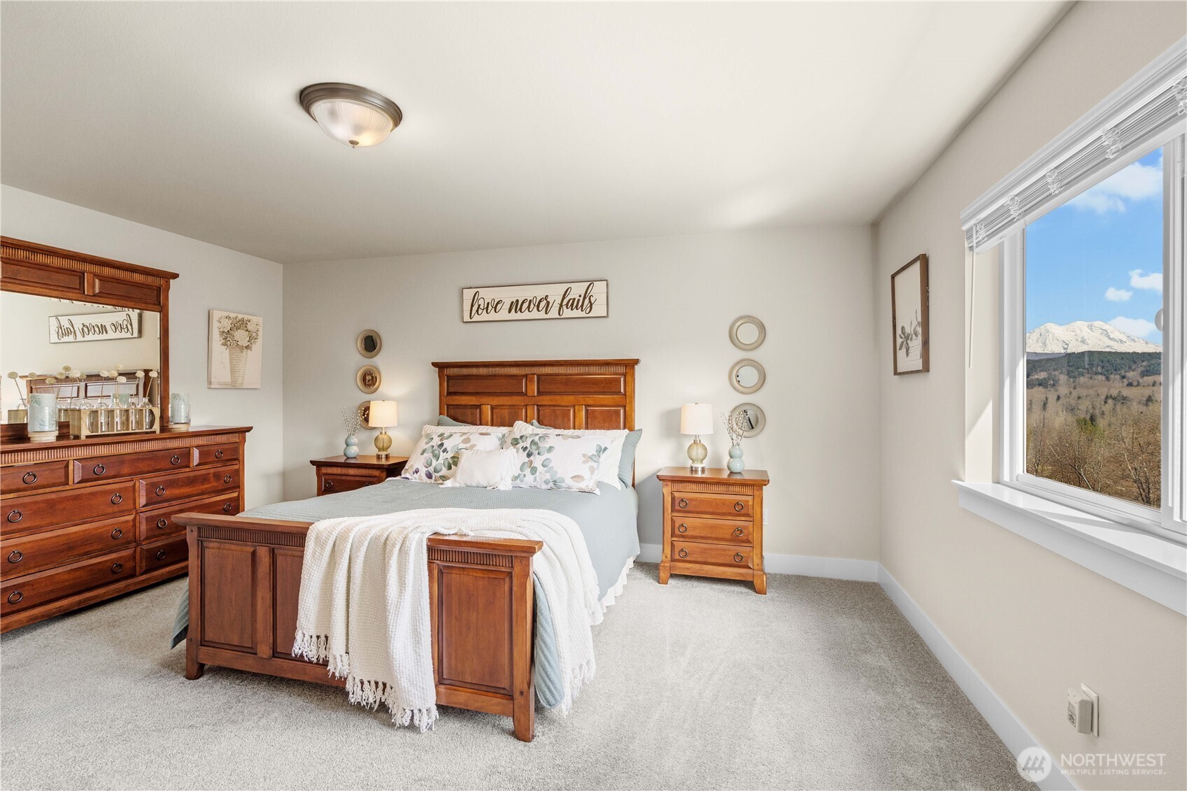 651 Joy Street , Eatonville, WA 98328