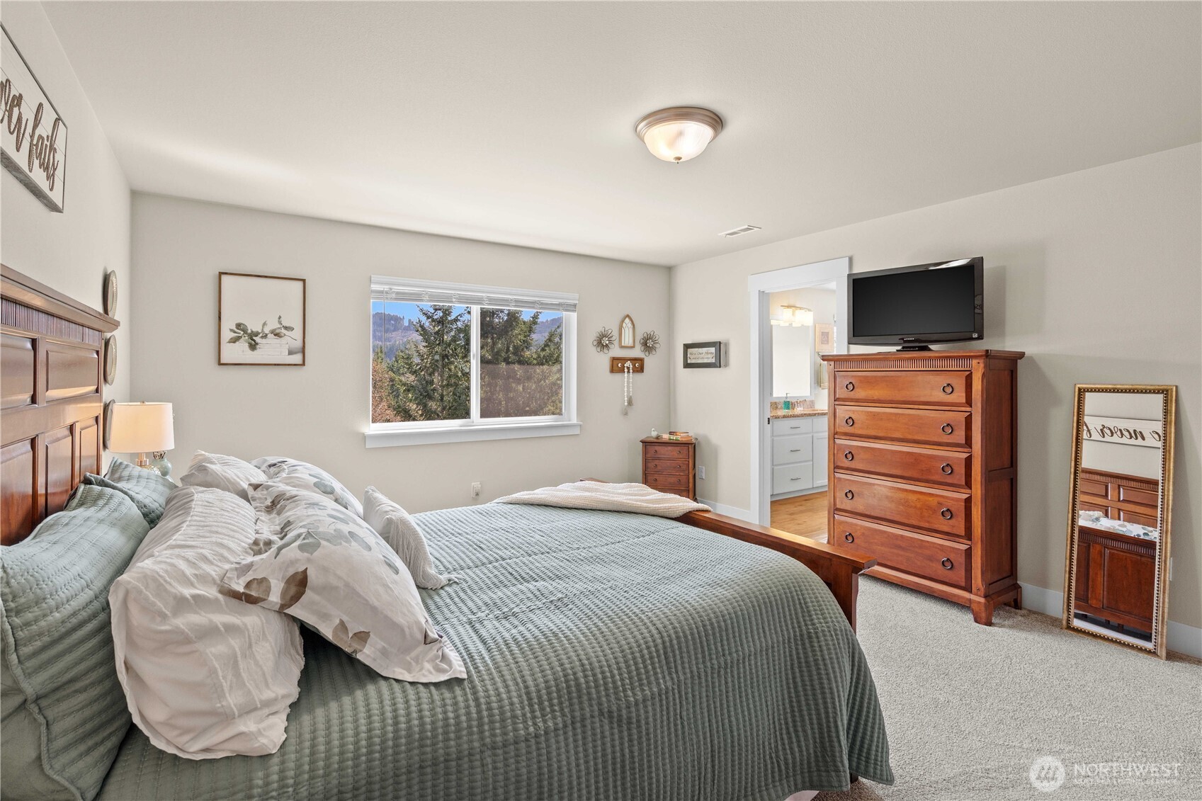 651 Joy Street , Eatonville, WA 98328