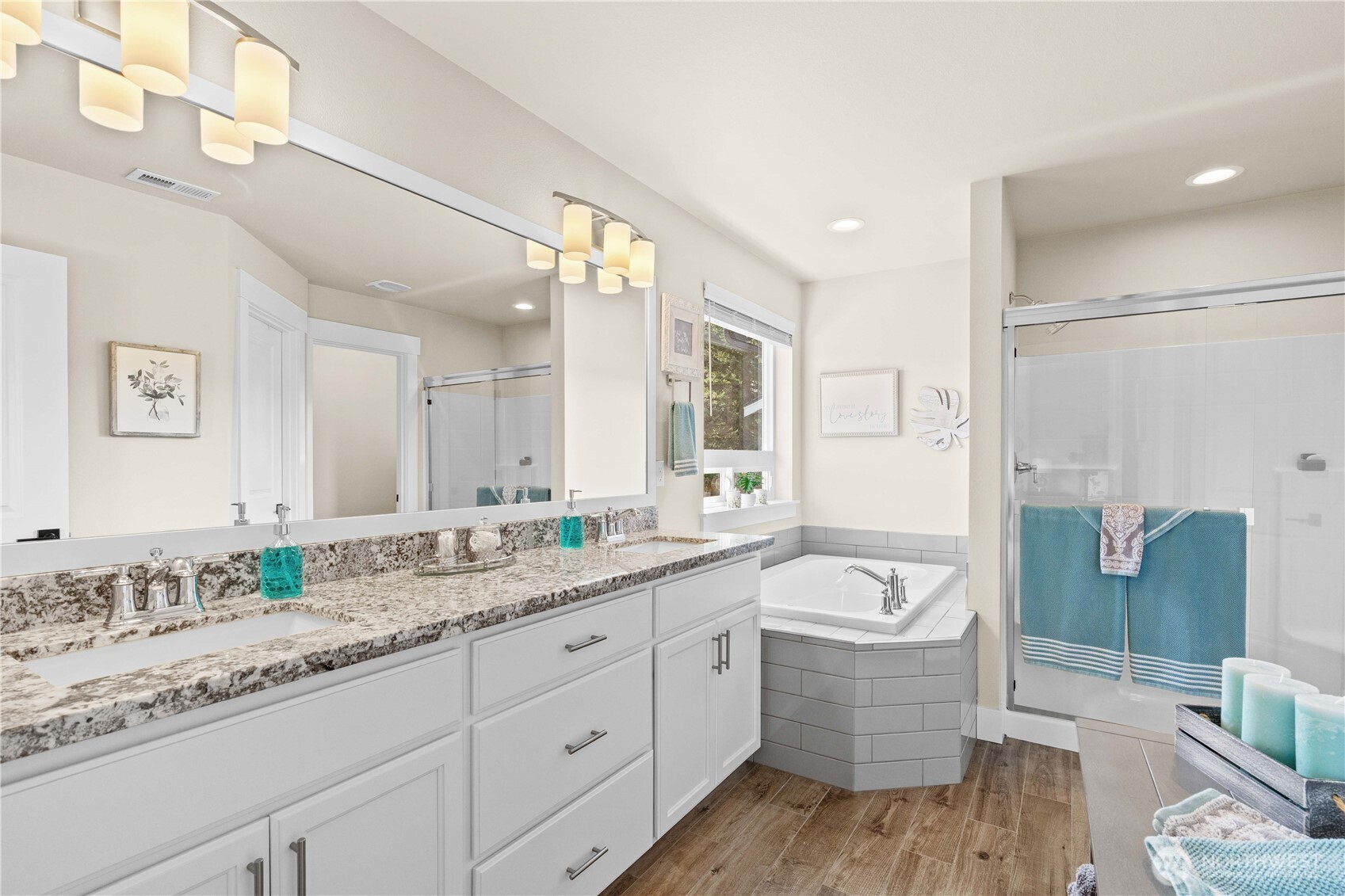 651 Joy Street , Eatonville, WA 98328