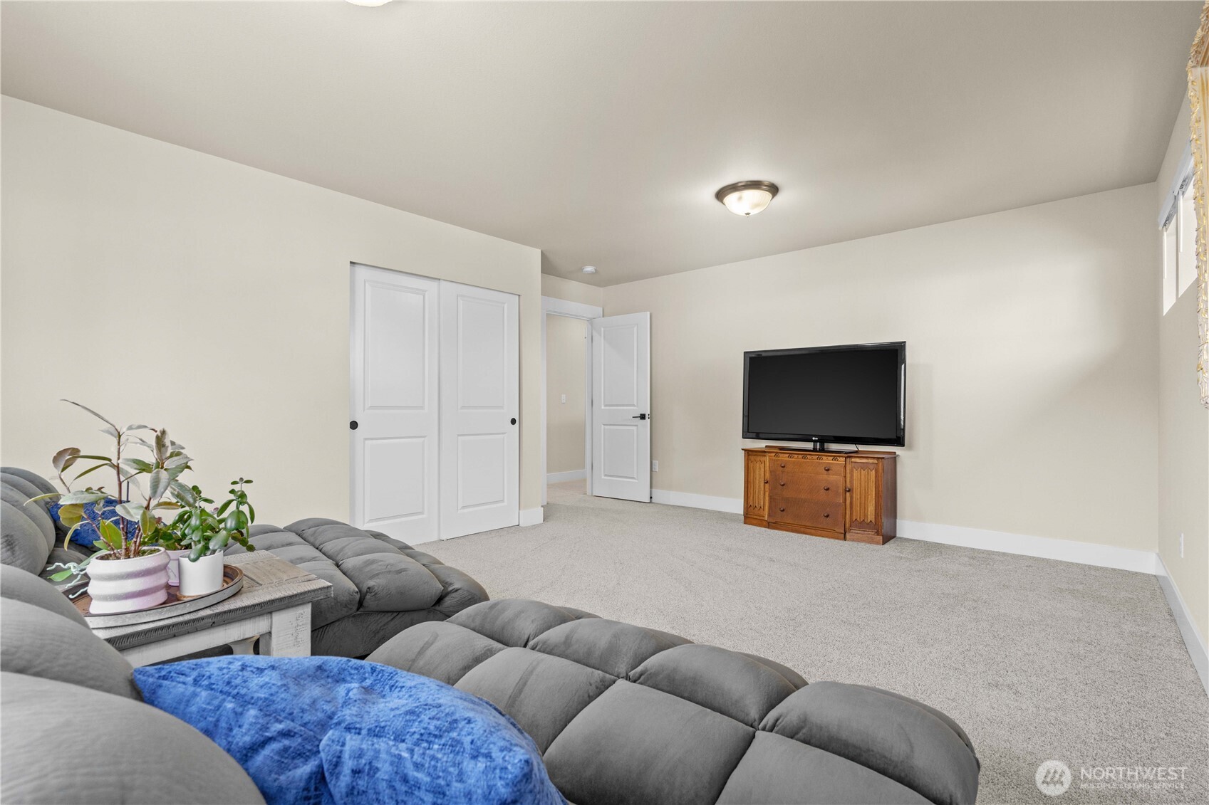 651 Joy Street , Eatonville, WA 98328