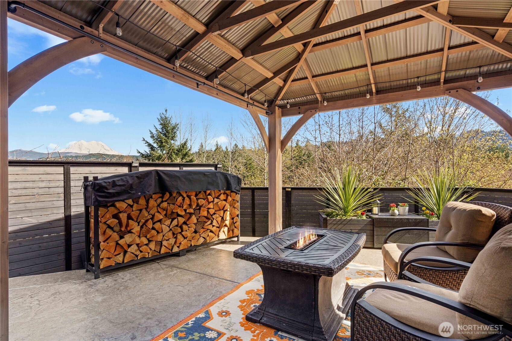 651 Joy Street , Eatonville, WA 98328