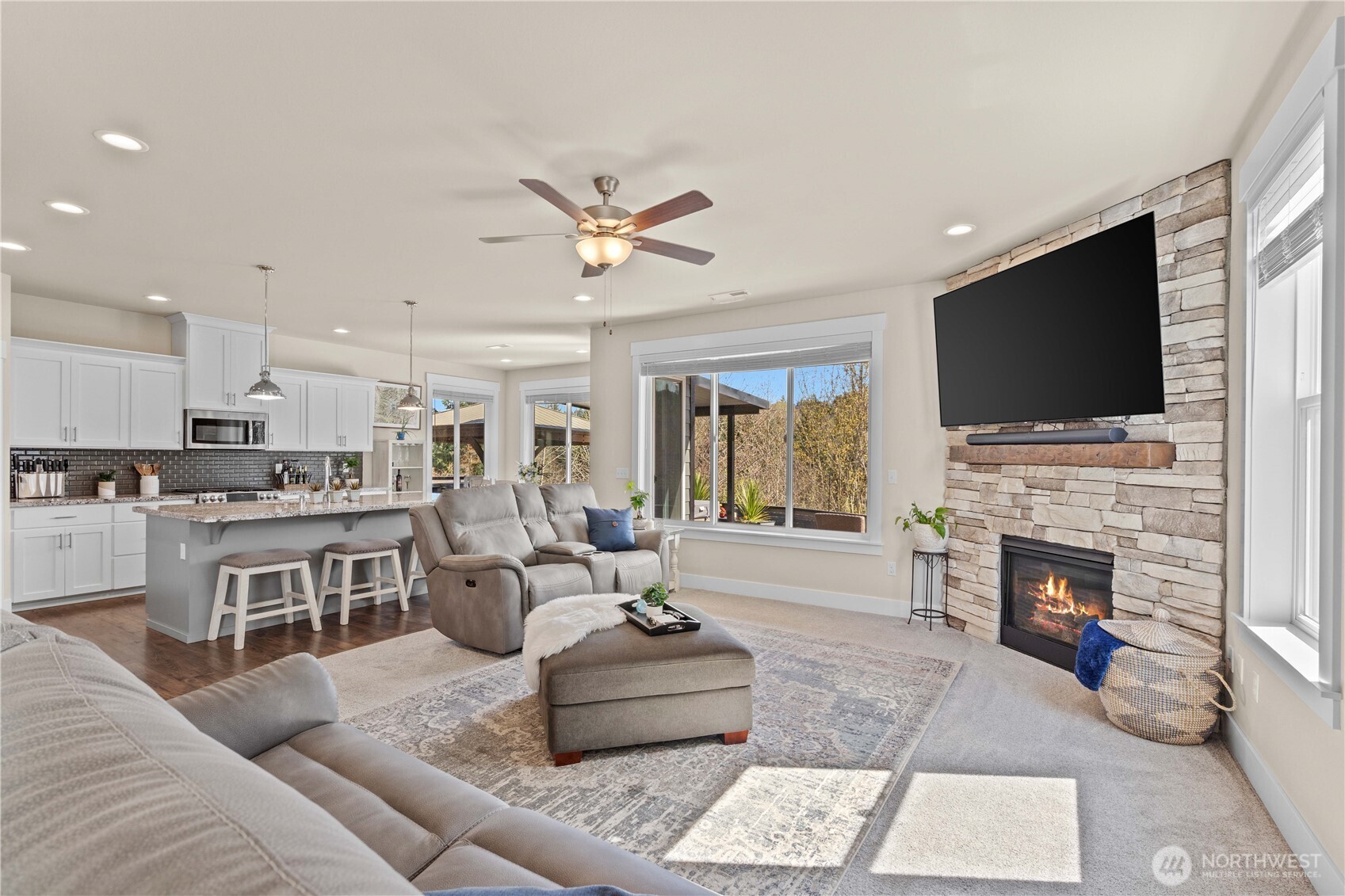 651 Joy Street , Eatonville, WA 98328