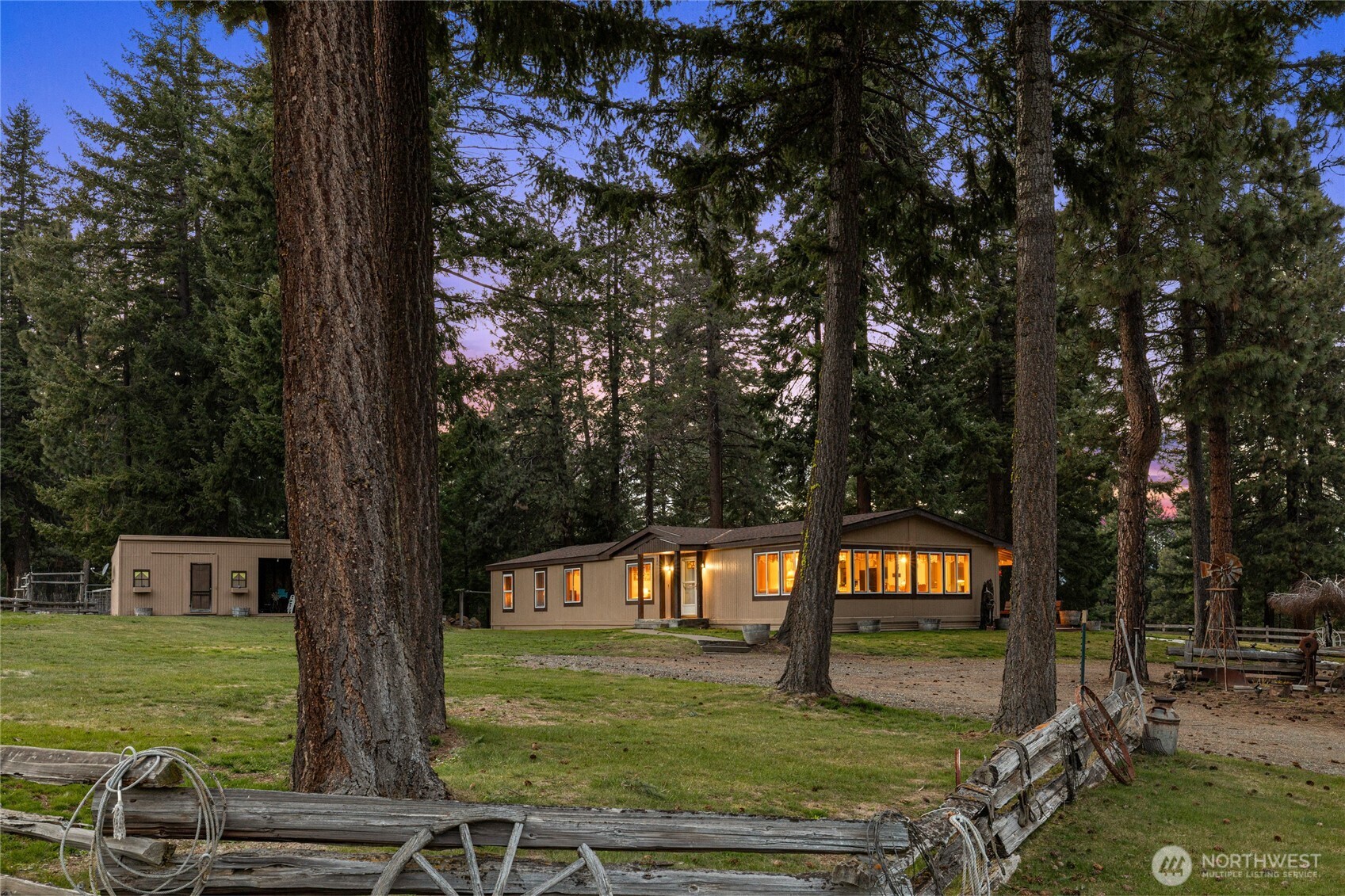 6160 Upper Peoh Point Rd , Cle Elum, WA 98922
