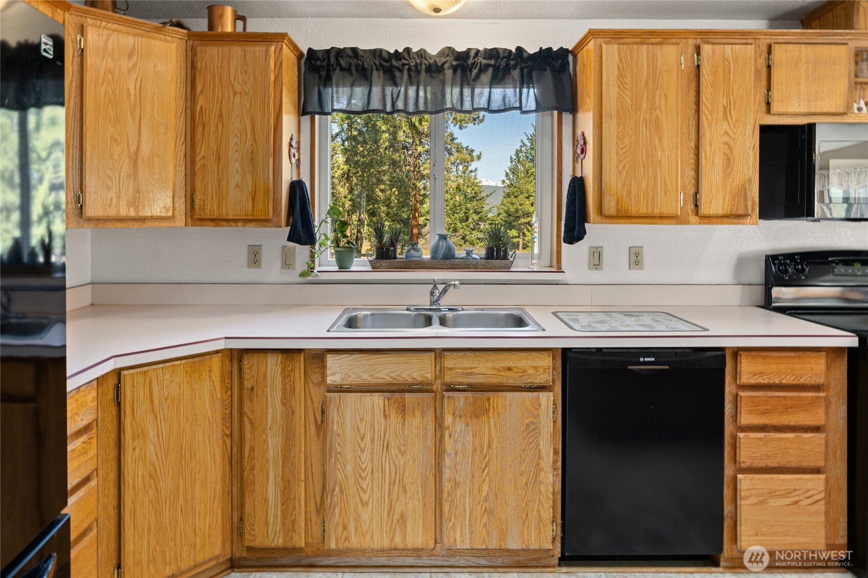 6160 Upper Peoh Point Rd , Cle Elum, WA 98922