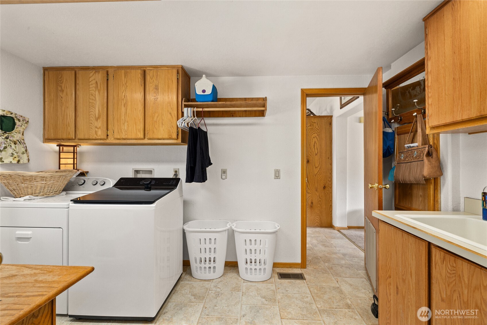 6160 Upper Peoh Point Rd , Cle Elum, WA 98922