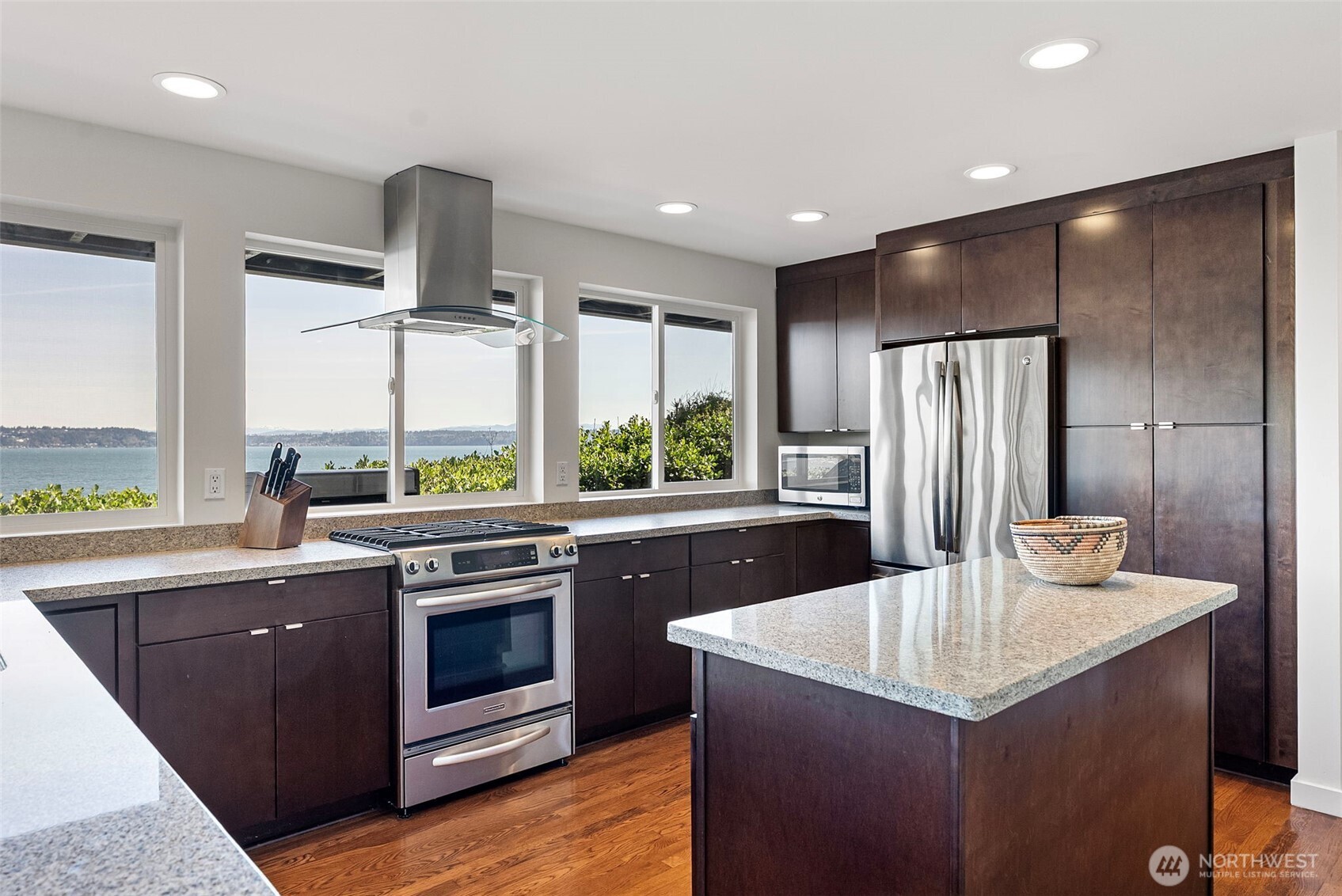 8032 SW 222nd Place , Vashon, WA 98070