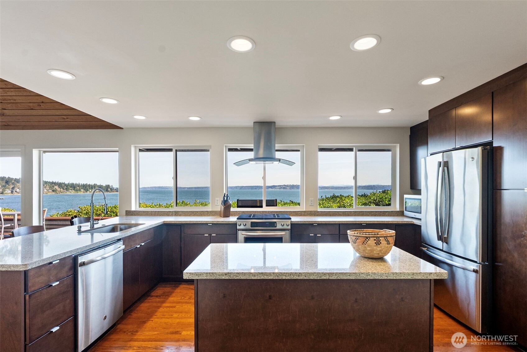 8032 SW 222nd Place , Vashon, WA 98070