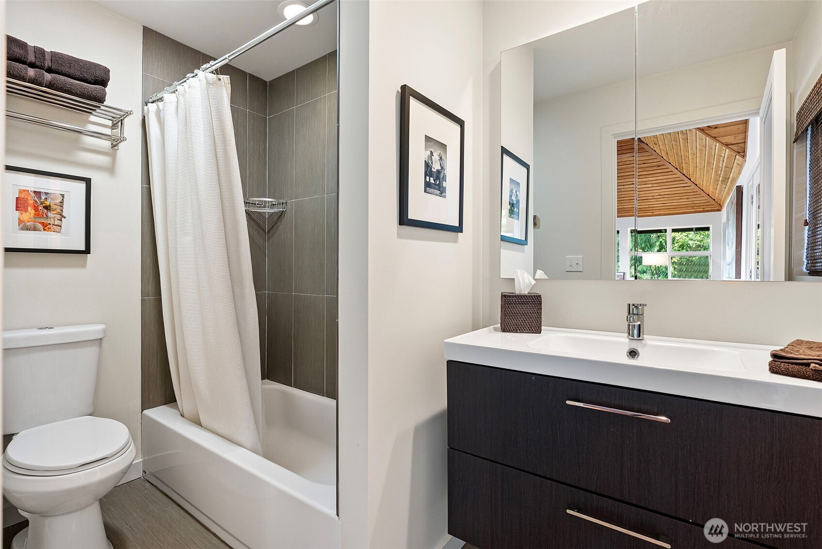 8032 SW 222nd Place , Vashon, WA 98070