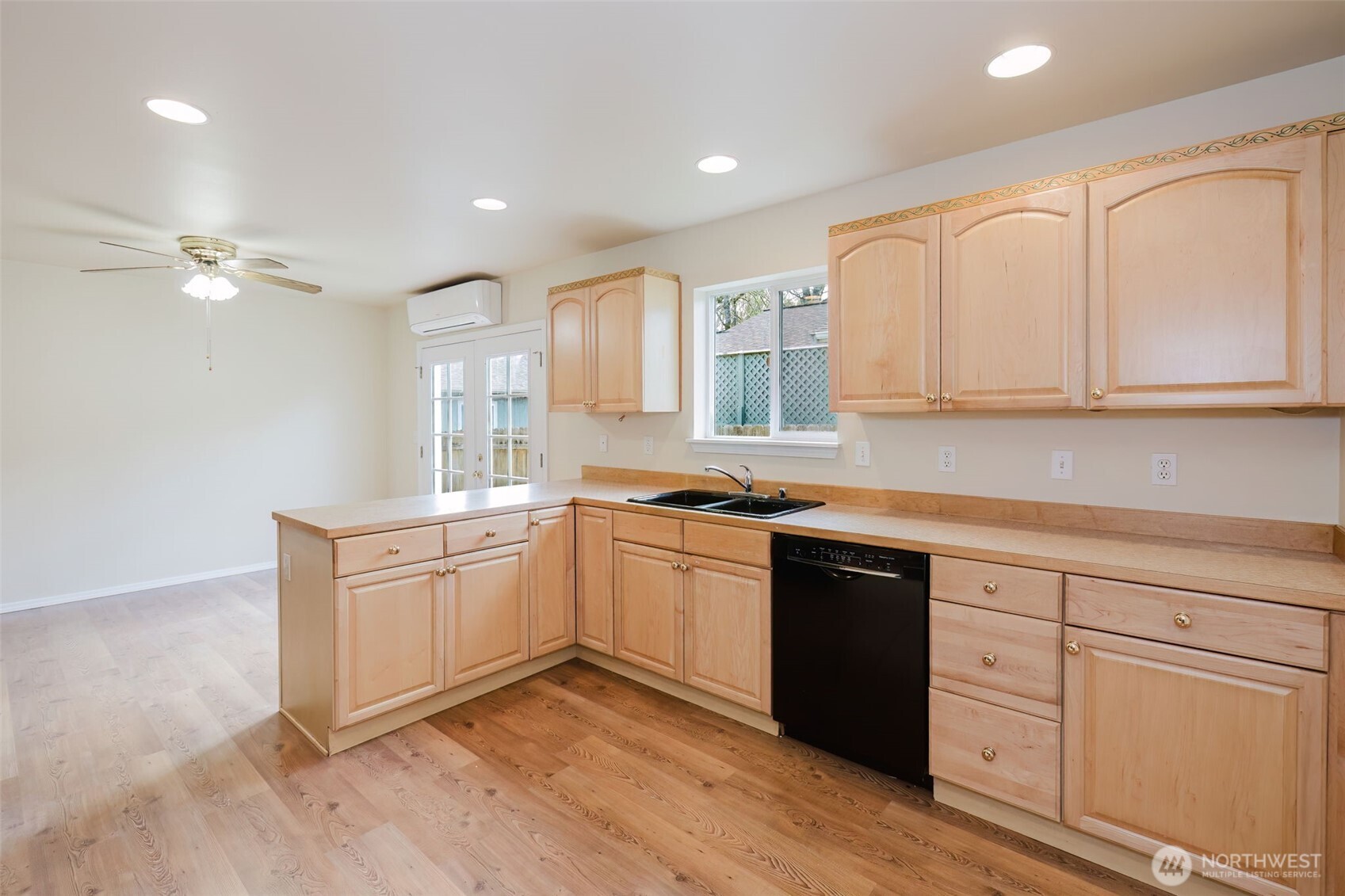 330 Flower Meadows Street , Port Orchard, WA 98366