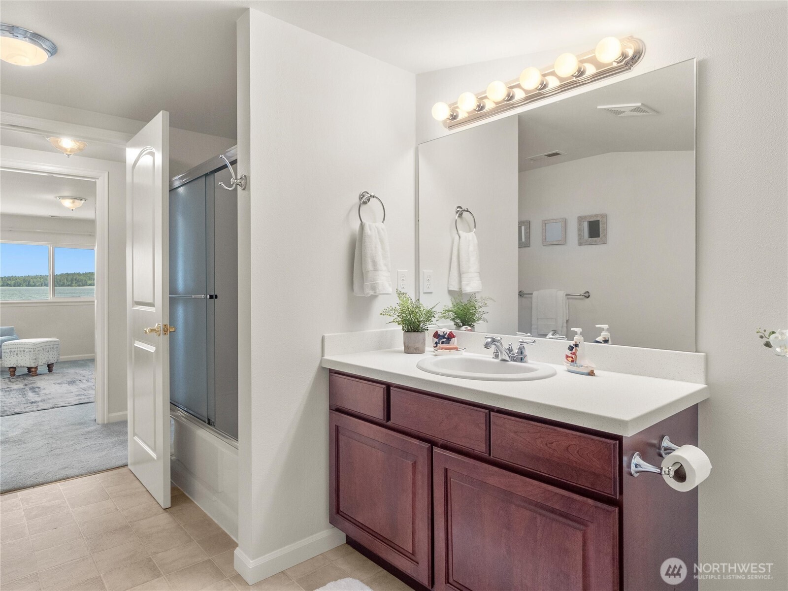 8609 E Caraway Road , Port Orchard, WA 98366