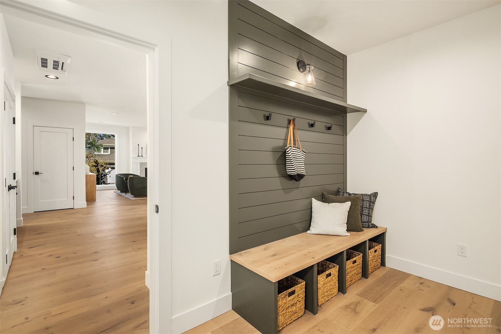 319 18th Avenue , Kirkland, WA 98033