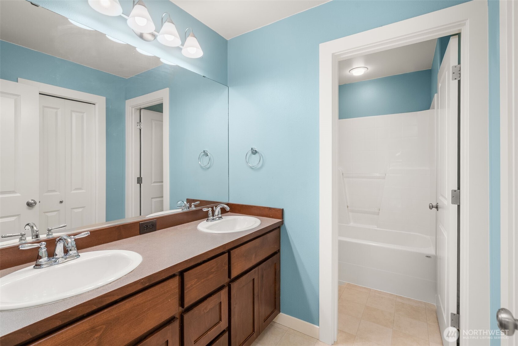 1635 Tannerwood Way SE, North Bend, WA 98045