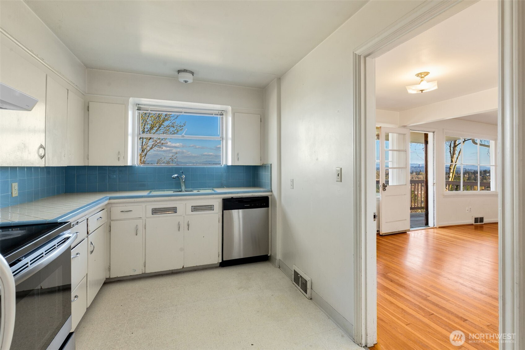 7508 56th Avenue NE, Seattle, WA 98115