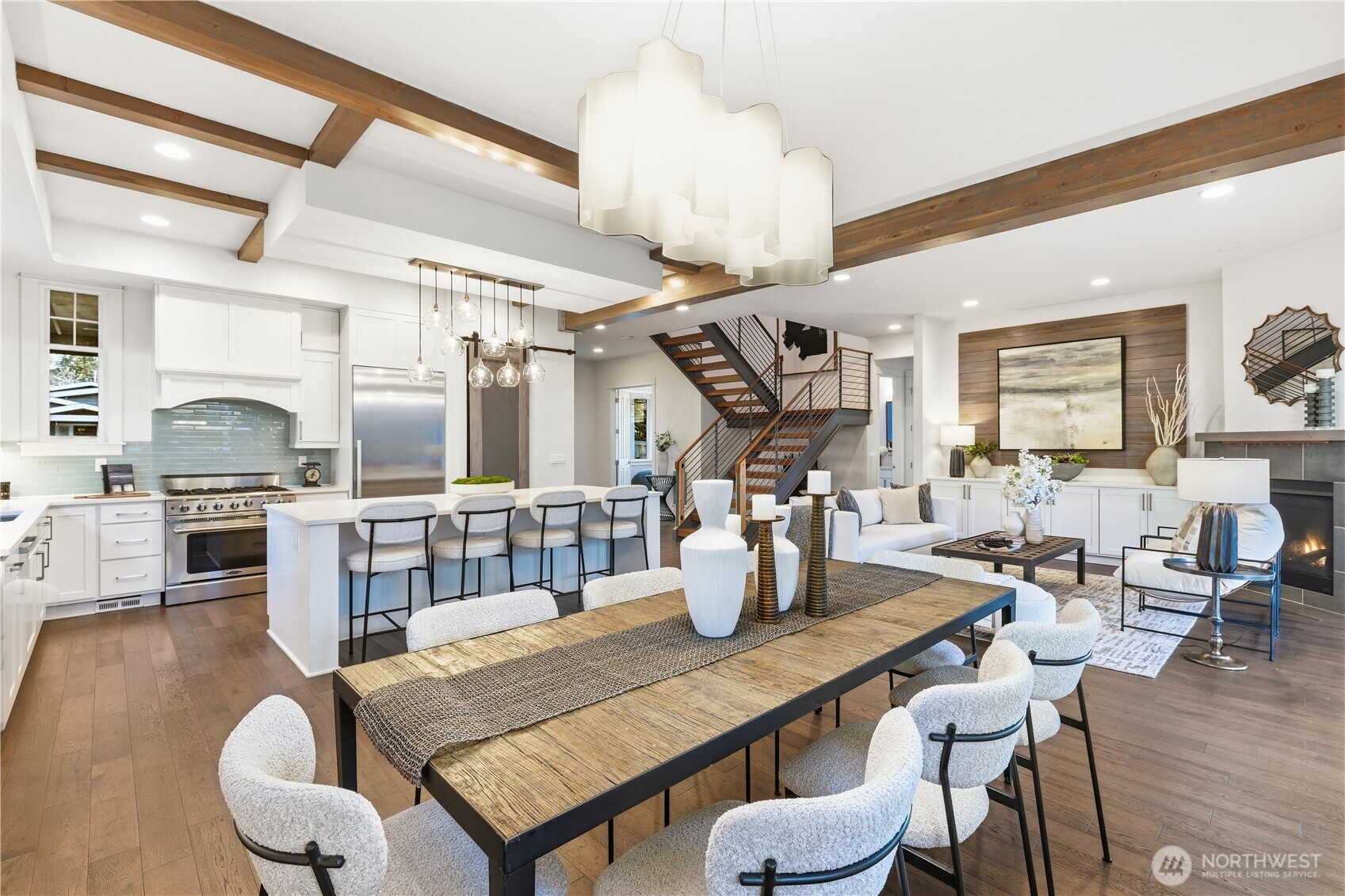 260 NE Alder Street , Issaquah, WA 98027