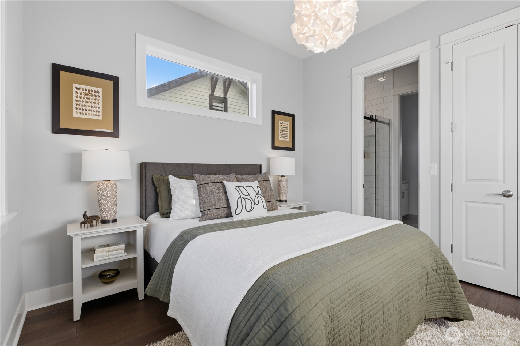 260 NE Alder Street , Issaquah, WA 98027