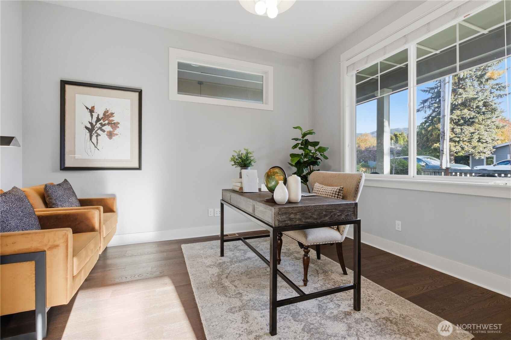 260 NE Alder Street , Issaquah, WA 98027