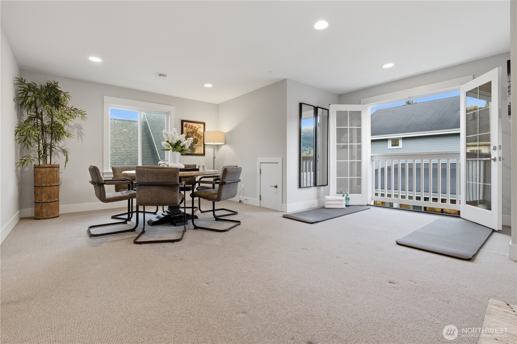 260 NE Alder Street , Issaquah, WA 98027