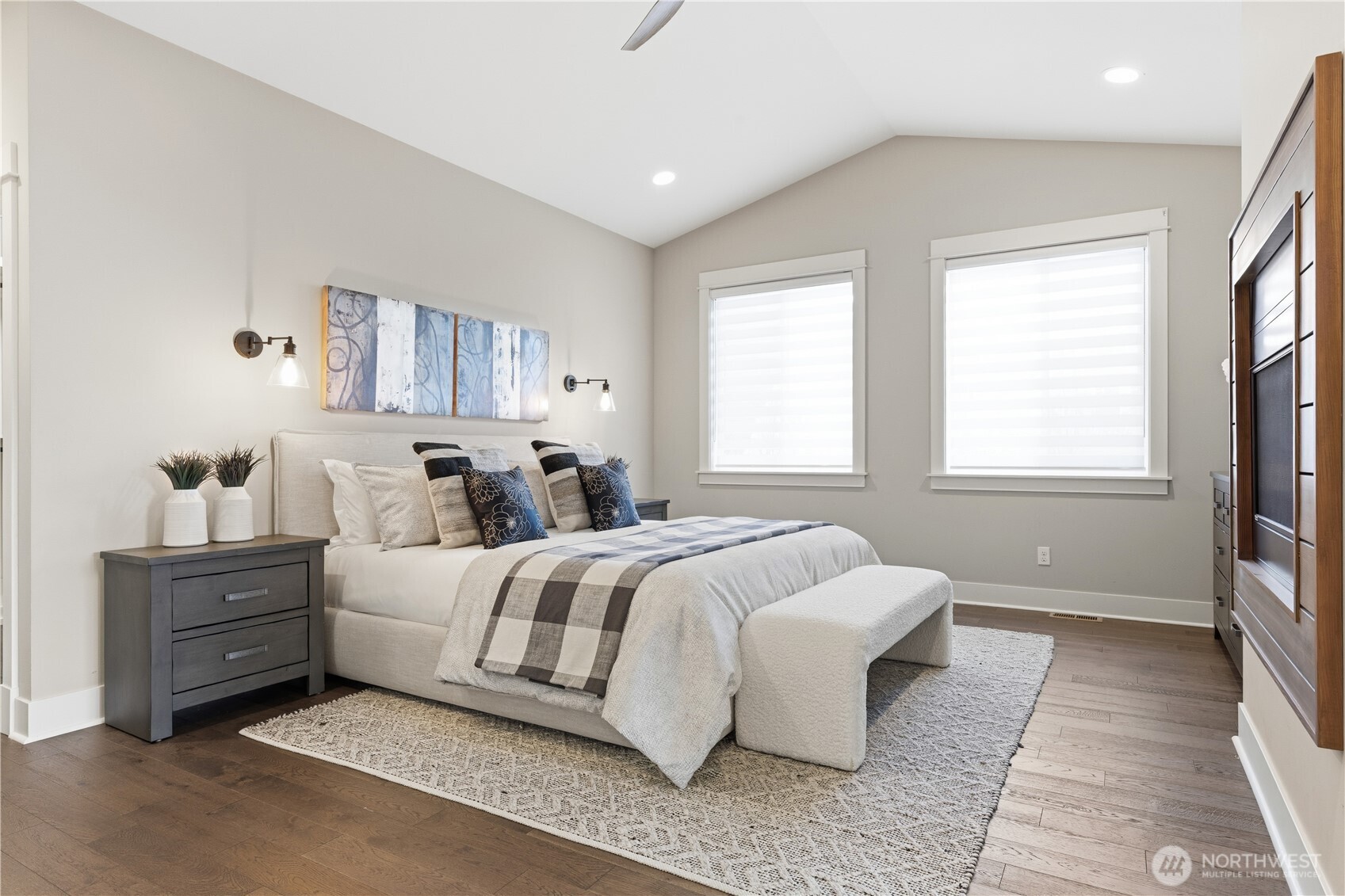 260 NE Alder Street , Issaquah, WA 98027