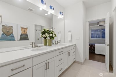 260 NE Alder Street , Issaquah, WA 98027 - Photo 28