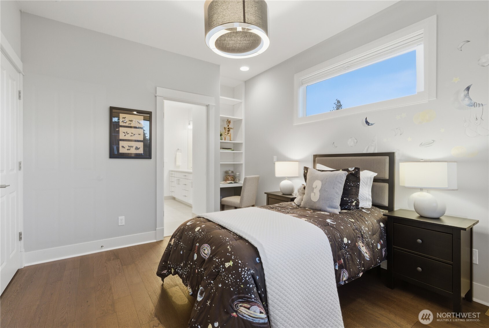 260 NE Alder Street , Issaquah, WA 98027