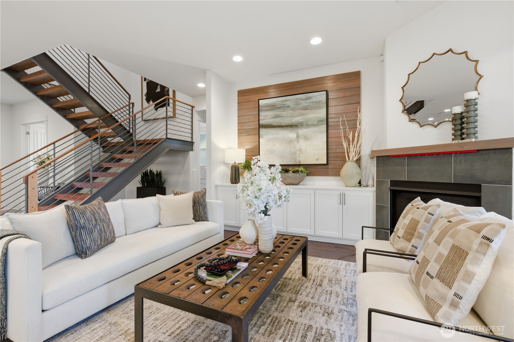 260 NE Alder Street , Issaquah, WA 98027