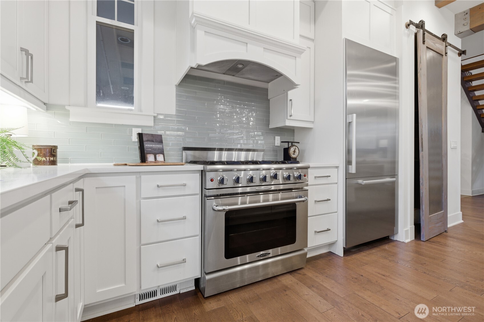 260 NE Alder Street , Issaquah, WA 98027