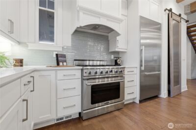 260 NE Alder Street , Issaquah, WA 98027 - Photo 8