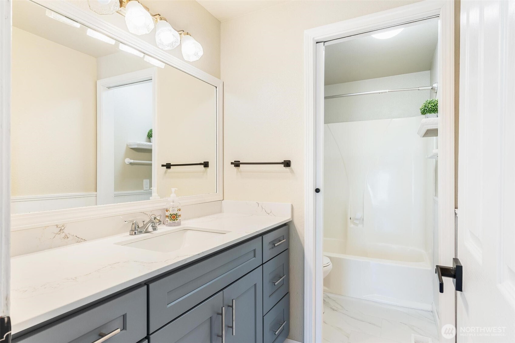 28915 229th Place SE, Black Diamond, WA 98010