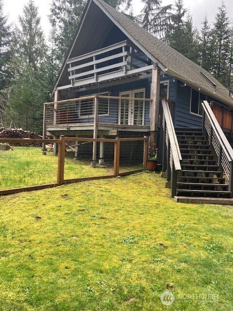 510 N Dow Mountain Drive , Hoodsport, WA 98548
